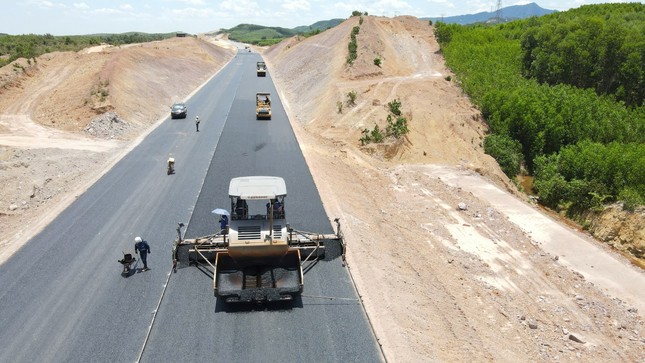 Sắp thông xe 5 dự án cao tốc, hợp long cầu Rạch Miễu 2